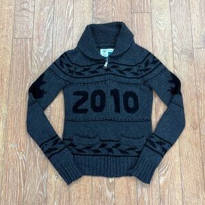 Park Life Aritzia Vancouver 2010 Gray and Black Shawl-Collar Zip Sweater - Sz S